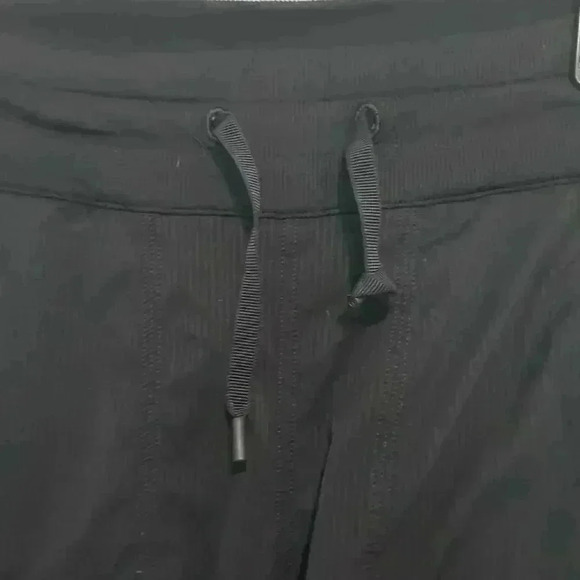 Lululemon Women's Size 4 Dance Studio Crop Pants Unlined Black Drawstring - Picture 3 of 5
